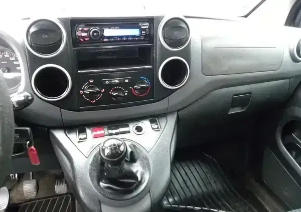 Peugeot Partner cena 14900 przebieg: 195200, rok produkcji 2010 z Andrychów małe 46
